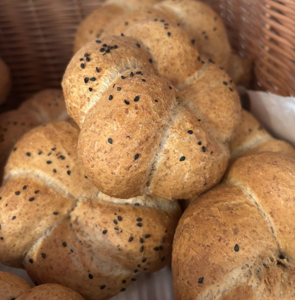 Teljeskiőrlésű császárzsemle (100 g)